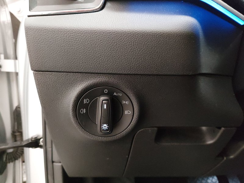 Škoda Karoq 2.0 TDI 4x4 Tour automatik • ACC • kuka za vuču — 7