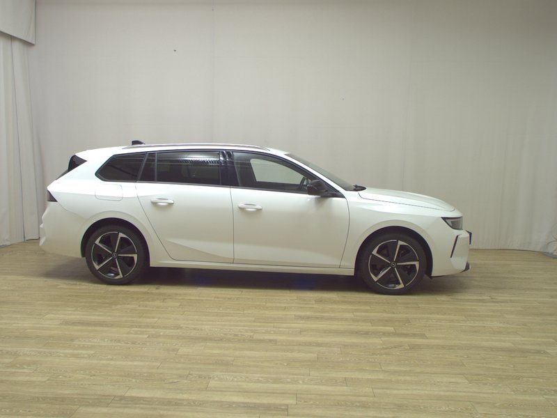 Opel Astra Sports Tourer 1.5 D Business Elegance • ACC