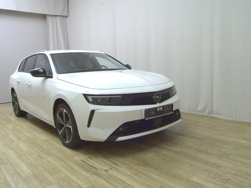 Opel Astra Sports Tourer 1.5 D Business Elegance • ACC — 3