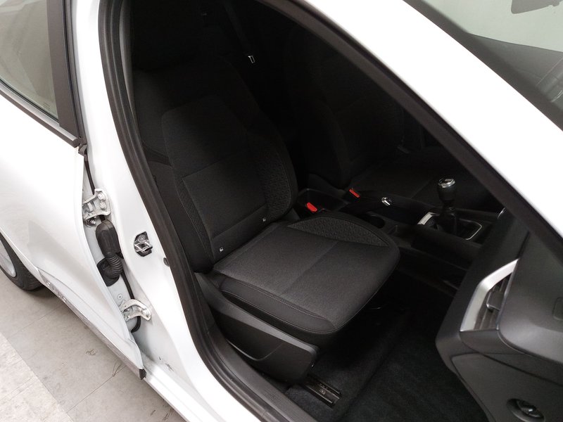 Renault Clio TCe 100 Experience • Full LED — 10