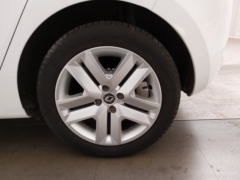 Renault Clio TCe 100 Experience • Full LED — 8