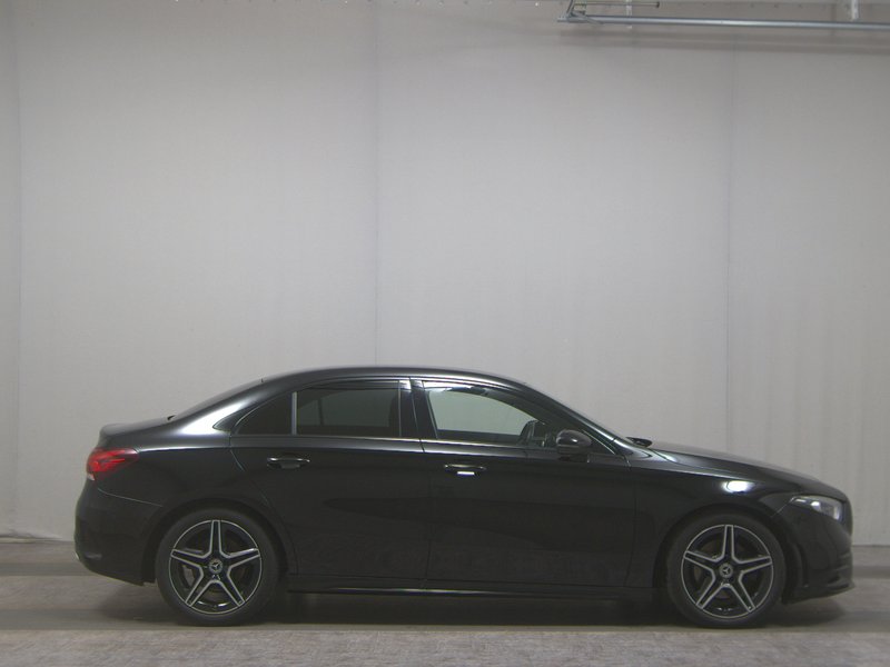 Mercedes-Benz A 220 d 4MATIC automatik AMG Line • Full LED • Alcantara