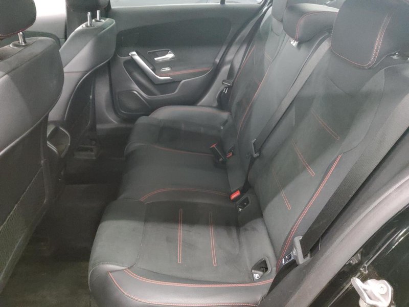 Mercedes-Benz A 220 d 4MATIC automatik AMG Line • Full LED • Alcantara — 13