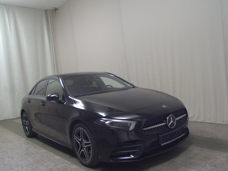 Mercedes-Benz A 220 d 4MATIC automatik AMG Line • Full LED • Alcantara — 3
