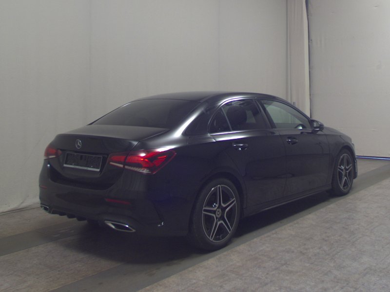 Mercedes-Benz A 220 d 4MATIC automatik AMG Line • Full LED • Alcantara — 4