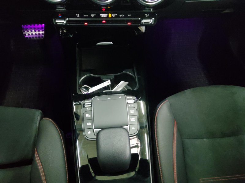 Mercedes-Benz A 220 d 4MATIC automatik AMG Line • Full LED • Alcantara — 6
