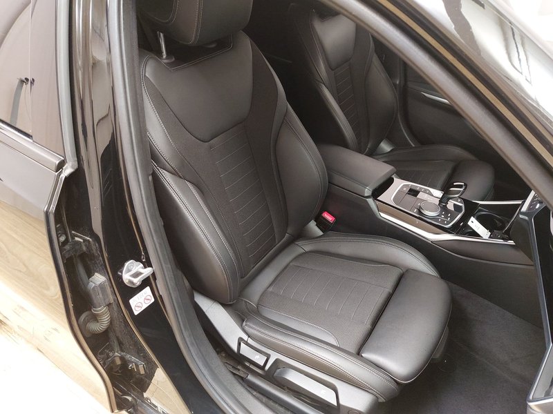 BMW 320e Touring Sport Line automatik • ACC • Full LED — 10