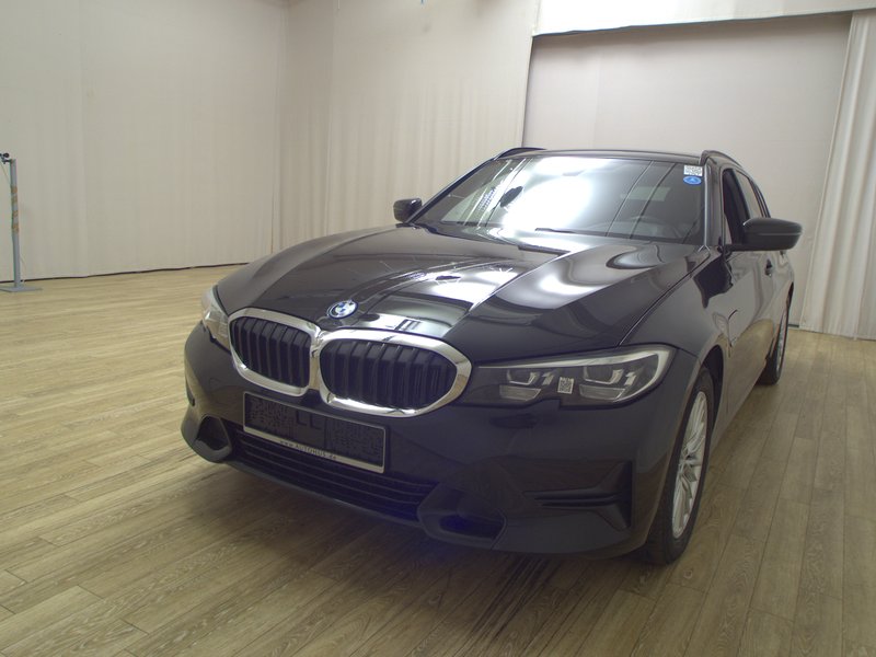 BMW 320e Touring Sport Line automatik • ACC • Full LED — 2