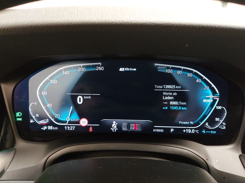 BMW 320e Touring Sport Line automatik • ACC • Full LED — 22
