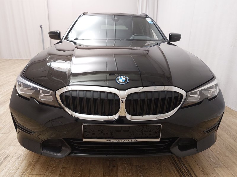 BMW 320e Touring Sport Line automatik • ACC • Full LED — 9