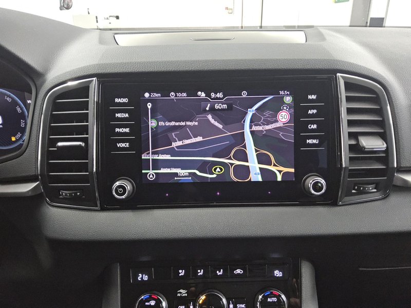 Škoda Karoq 2.0 TDI automatik Ambition • LED • digitalni instrumenti — 7