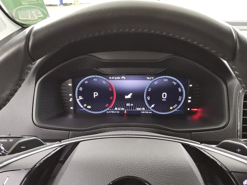 Škoda Karoq 2.0 TDI automatik Ambition • LED • digitalni instrumenti — 8