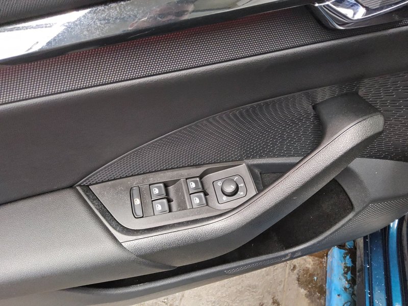 Škoda Octavia Combi 1.0 TSI Ambition automatik • LED • digitalni instrumenti — 9