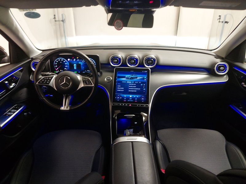 Mercedes-Benz C 300 e karavan Avantgarde • 360° kamera • AHK — 19