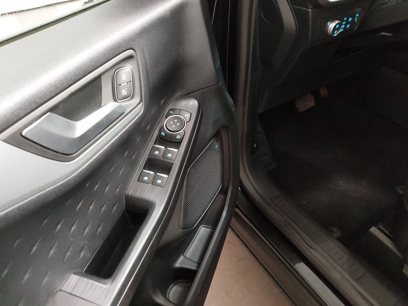 Ford Kuga 2.0 EcoBlue Cool&Connect automatik • 4x4 • kuka za vuču — 5