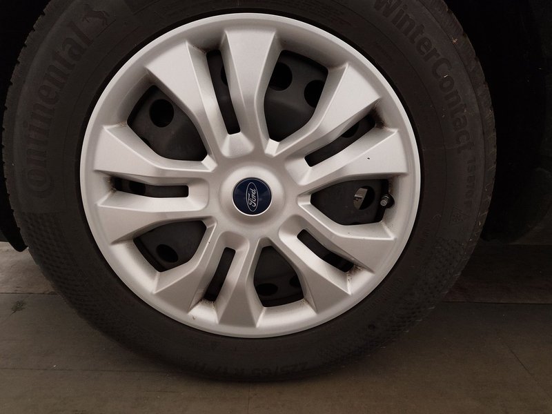 Ford Kuga 2.0 EcoBlue Cool&Connect automatik • 4x4 • kuka za vuču — 9