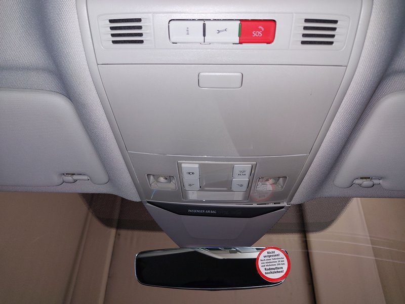 Volkswagen Passat Variant 2.0 TDI automatik Business • AHK • bežično punjenje — 13