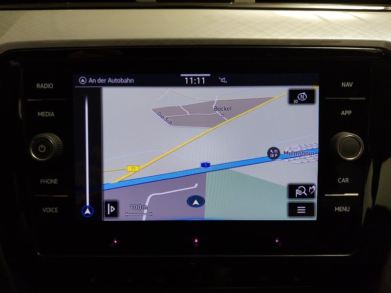 Volkswagen Passat Variant 2.0 TDI automatik Business • AHK • bežično punjenje — 18