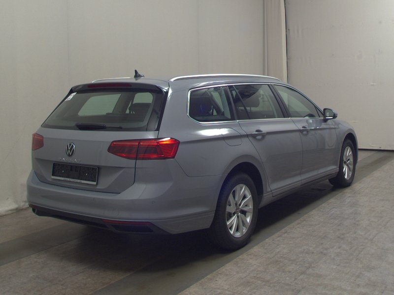 Volkswagen Passat Variant 2.0 TDI automatik Business • AHK • bežično punjenje — 4