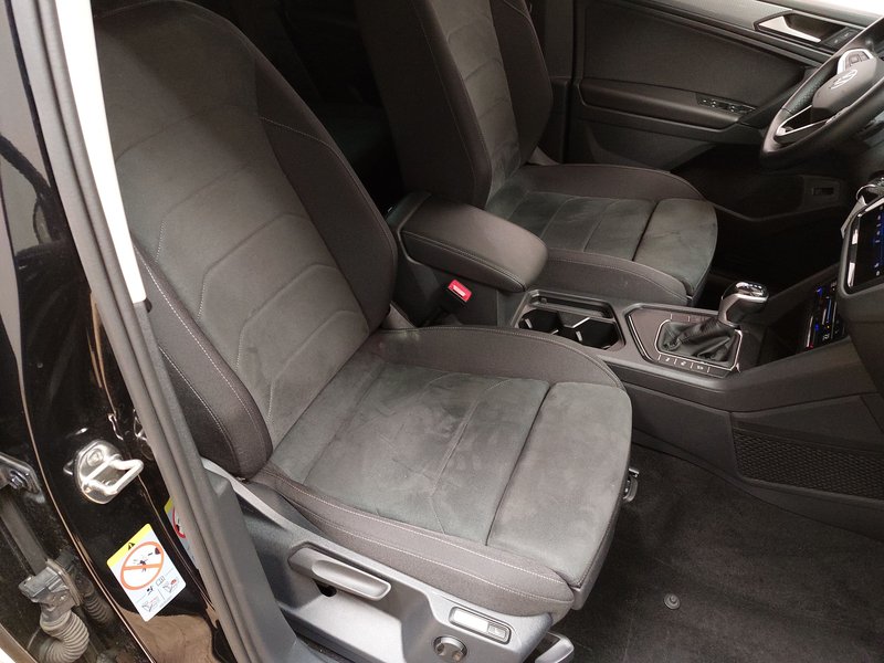 Volkswagen Tiguan 2.0 TDI automatik Life • ACC • Kuka za vuču (zakretna) — 10