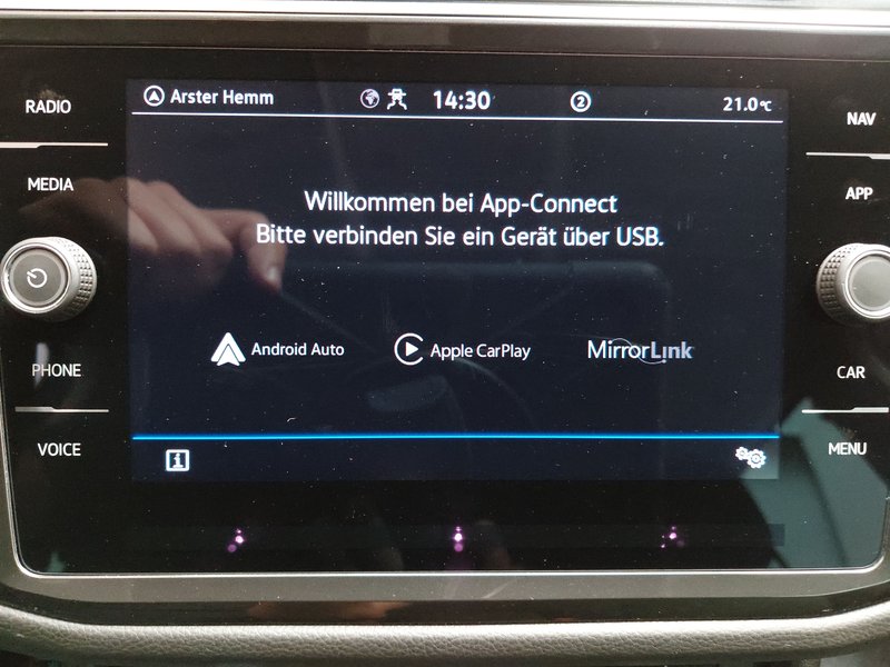 Volkswagen Tiguan 2.0 TDI automatik Life • ACC • Kuka za vuču (zakretna) — 19