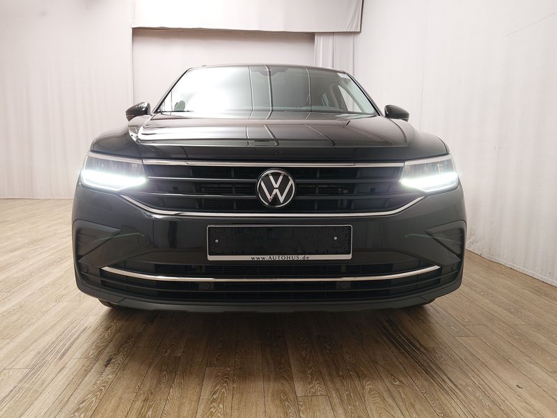 Volkswagen Tiguan 2.0 TDI automatik Life • ACC • Kuka za vuču (zakretna) — 9
