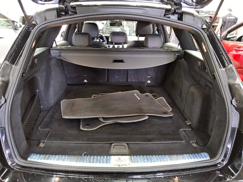 Mercedes-Benz E 220 d karavan automatik AMG Line • LED • digitalni instrumenti — 13