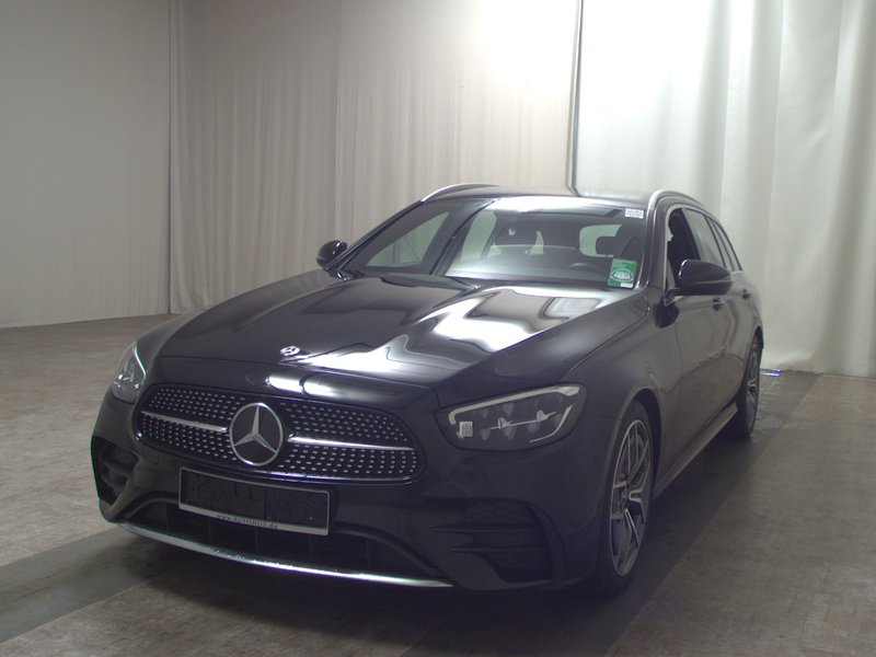 Mercedes-Benz E 220 d karavan automatik AMG Line • LED • digitalni instrumenti — 2