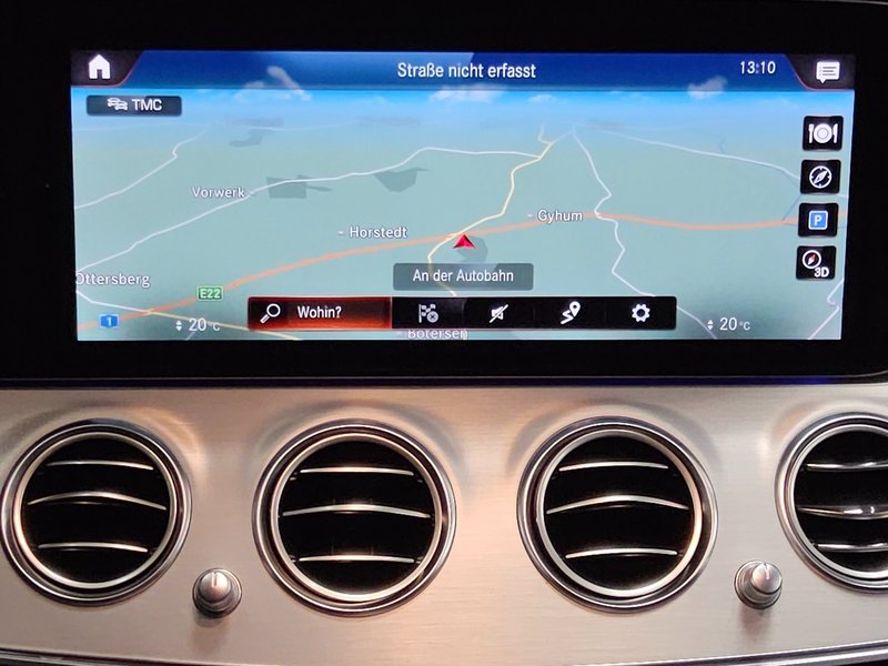 Mercedes-Benz E 220 d karavan automatik AMG Line • LED • digitalni instrumenti — 7