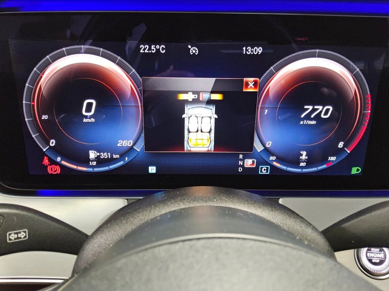 Mercedes-Benz E 220 d karavan automatik AMG Line • LED • digitalni instrumenti — 8