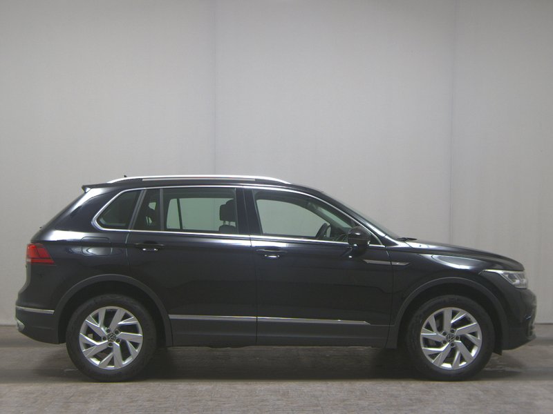 Volkswagen Tiguan 2.0 TDI 4MOTION automatik Elegance • HUD • bežično punjenje