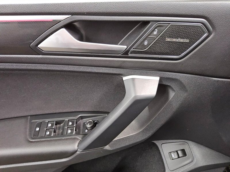 Volkswagen Tiguan 2.0 TDI 4MOTION automatik Elegance • HUD • bežično punjenje — 10