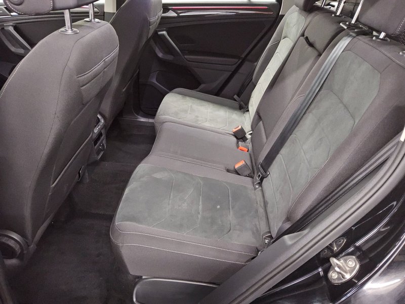 Volkswagen Tiguan 2.0 TDI 4MOTION automatik Elegance • HUD • bežično punjenje — 13