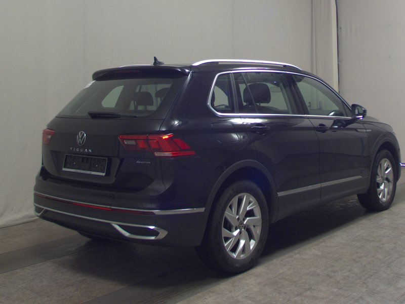 Volkswagen Tiguan 2.0 TDI 4MOTION automatik Elegance • HUD • bežično punjenje — 4