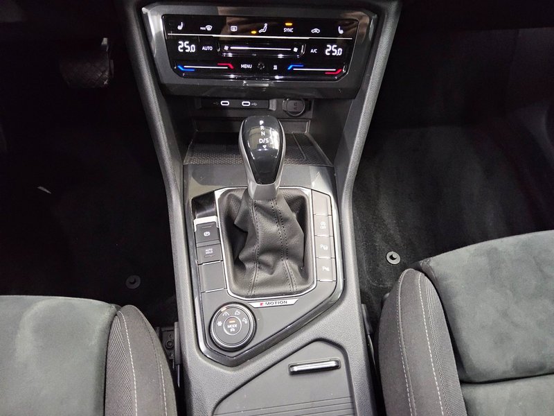 Volkswagen Tiguan 2.0 TDI 4MOTION automatik Elegance • HUD • bežično punjenje — 6