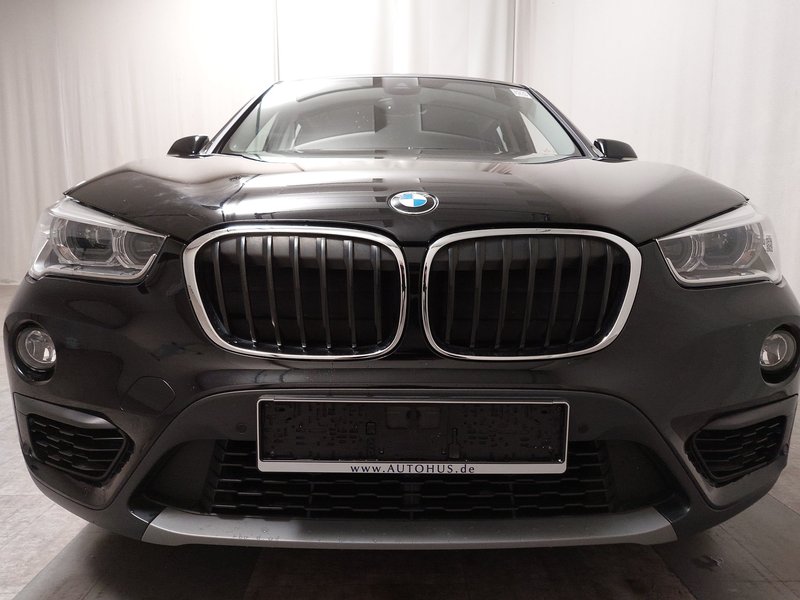 BMW X1 sDrive18d Advantage • Full LED • bežično punjenje — 10