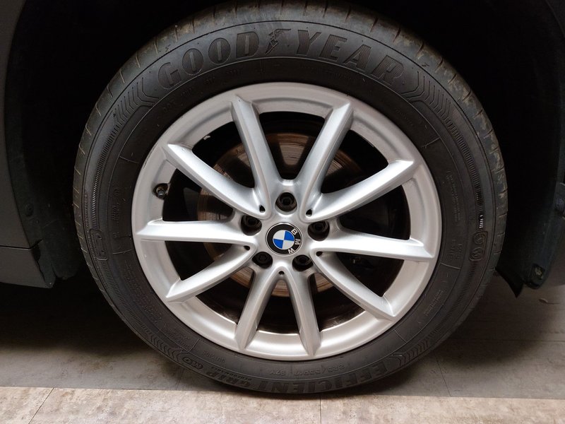 BMW X1 sDrive18d Advantage • Full LED • bežično punjenje — 11