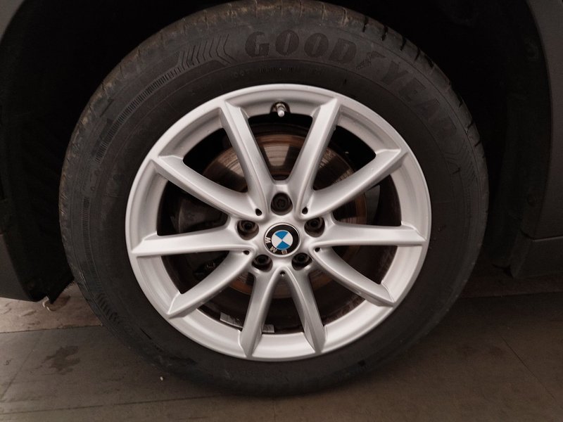 BMW X1 sDrive18d Advantage • Full LED • bežično punjenje — 9