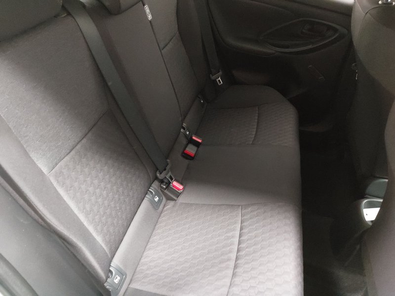 Toyota Yaris 1.0 Comfort • ACC — 12