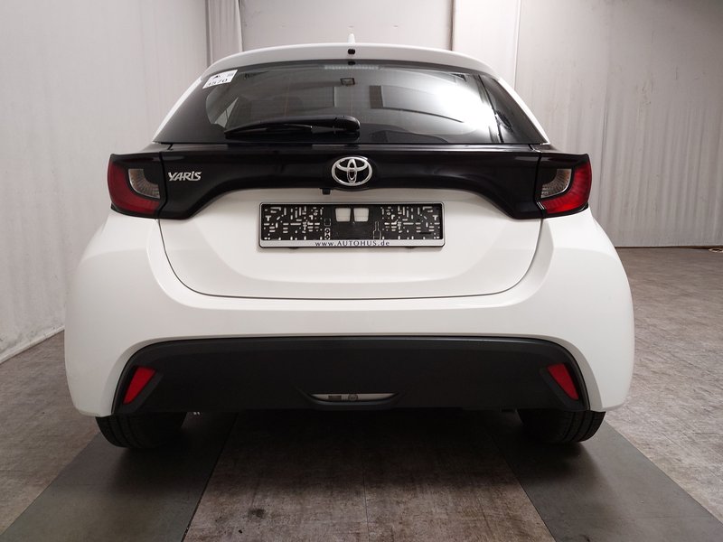 Toyota Yaris 1.0 Comfort • ACC — 14