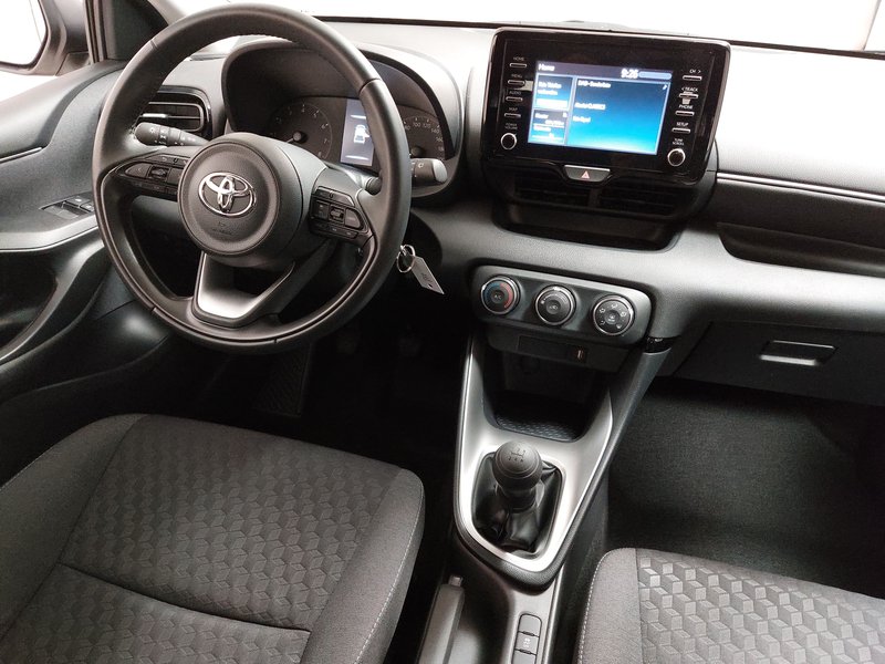 Toyota Yaris 1.0 Comfort • ACC — 18