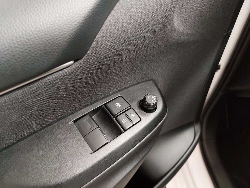 Toyota Yaris 1.0 Comfort • ACC — 5
