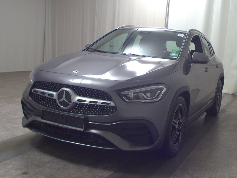 Mercedes-Benz GLA 220 d automatik AMG Line • LED • digitalni instrumenti — 2