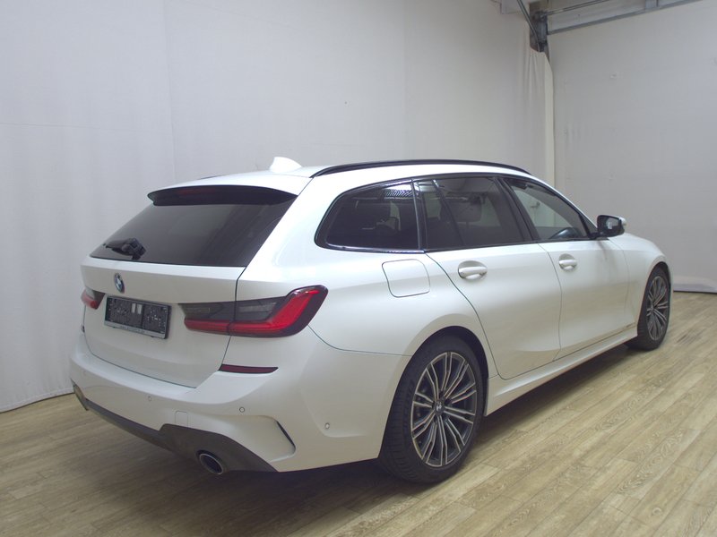 BMW 330i Touring automatik M Sport • Full LED • digitalni instrumenti — 4