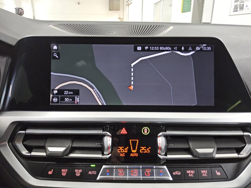 BMW 330i Touring automatik M Sport • Full LED • digitalni instrumenti — 7