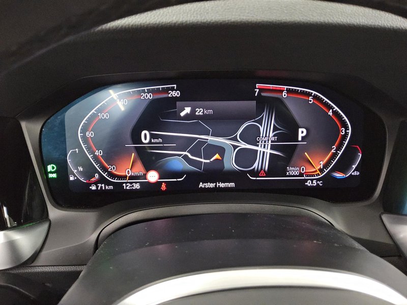 BMW 330i Touring automatik M Sport • Full LED • digitalni instrumenti — 8