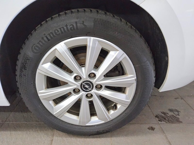 Opel Astra 1.2 Turbo Business Edition • Full LED • digitalni instrumenti — 11