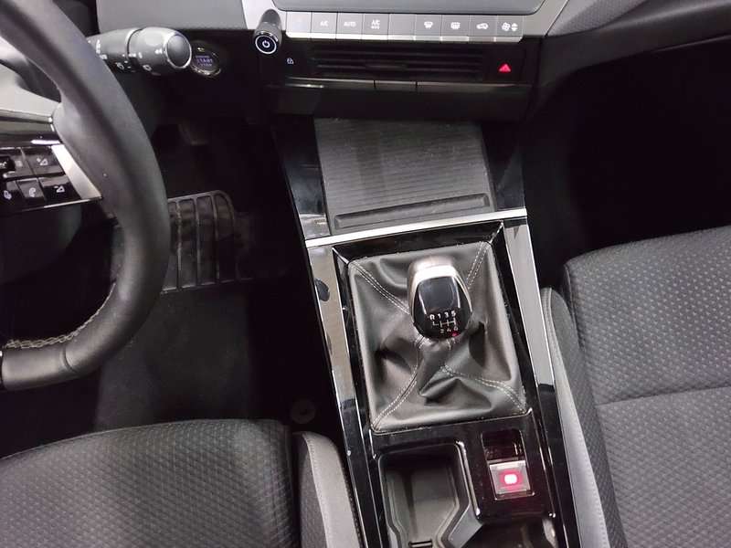 Opel Astra 1.2 Turbo Business Edition • Full LED • digitalni instrumenti — 6