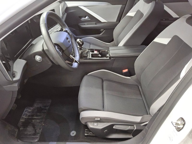 Opel Astra 1.2 Turbo Business Edition • Full LED • digitalni instrumenti — 9