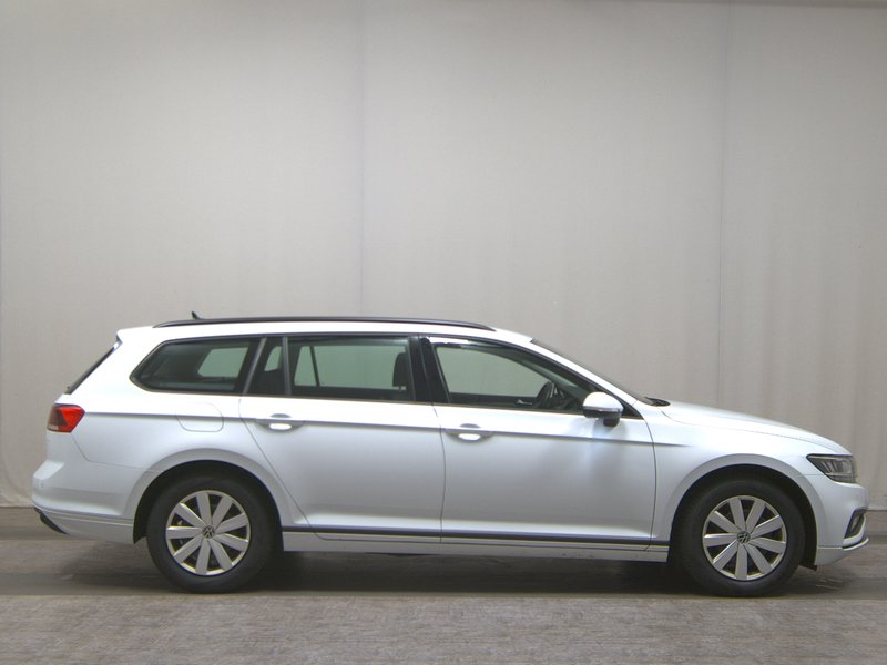 Volkswagen Passat Variant 2.0 TDI automatik • bežično punjenje • LED